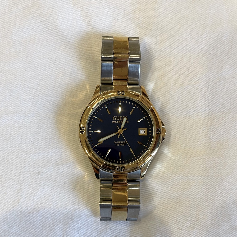Guess man watch